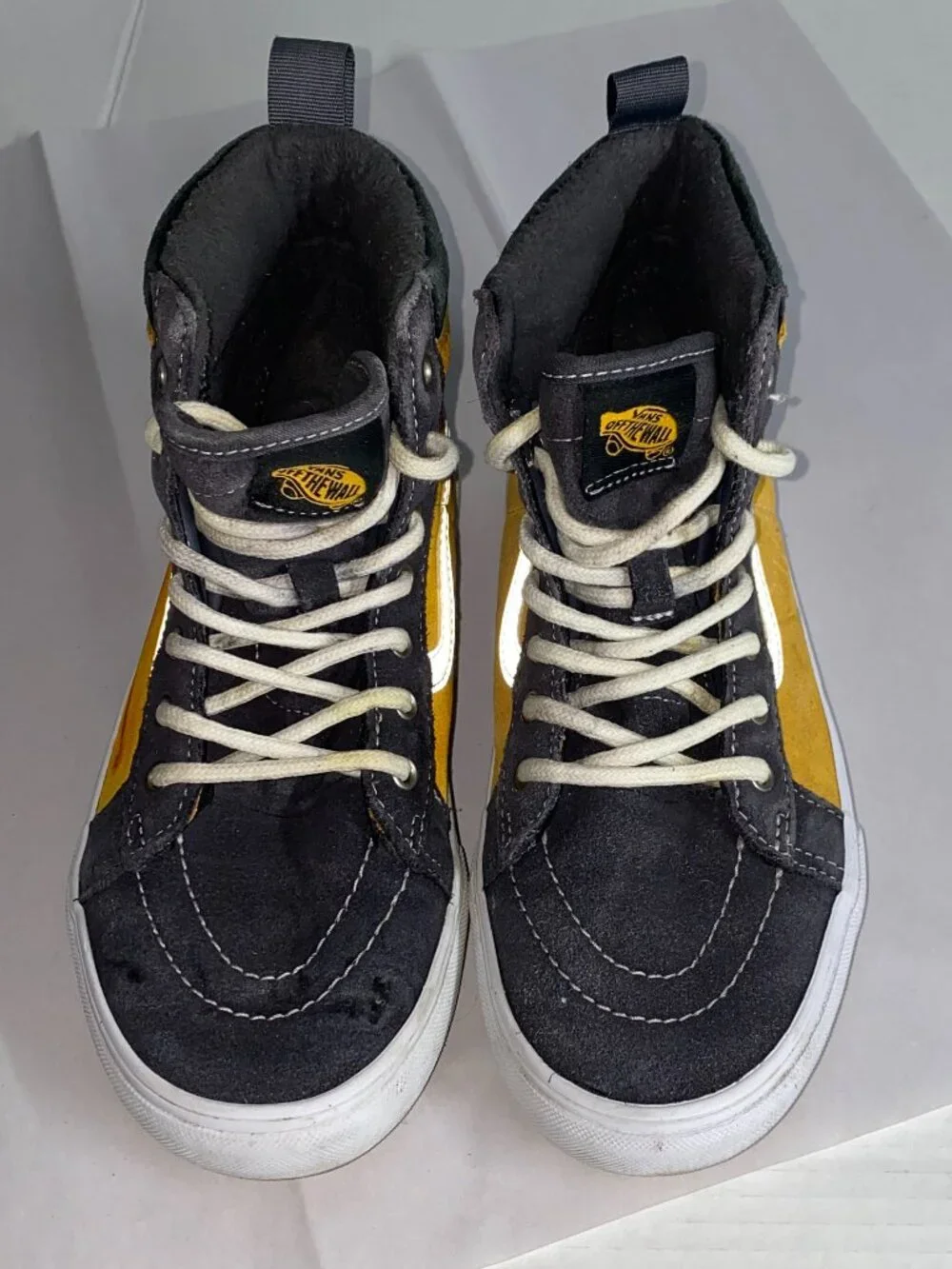 Vans - Picture 1 of 4